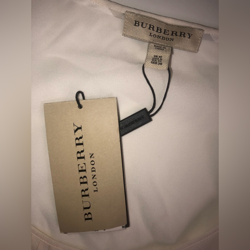 Burberry Tank Top 8 Natural White Pleated Silk Scoop Neck Blouse NEW - Picture 5 of 7